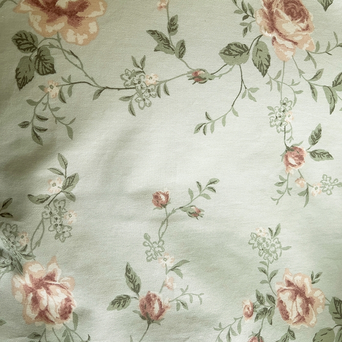 91家纺网 家纺一手货源 找家纺 捌月 2025新款棉加绒A版13372全棉B版高克重牛奶绒四件套直播新品 小城故事