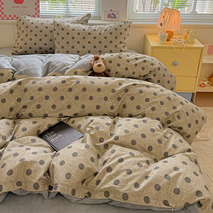 91家纺网 家纺一手货源 找家纺 捌月 2025新款棉加绒A版13372全棉B版高克重牛奶绒四件套直播新品 圆梦