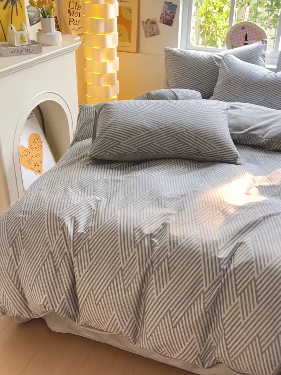 91家纺网 家纺一手货源 找家纺 捌月 2025新款棉加绒A版13372全棉B版高克重牛奶绒四件套直播新品 线韵