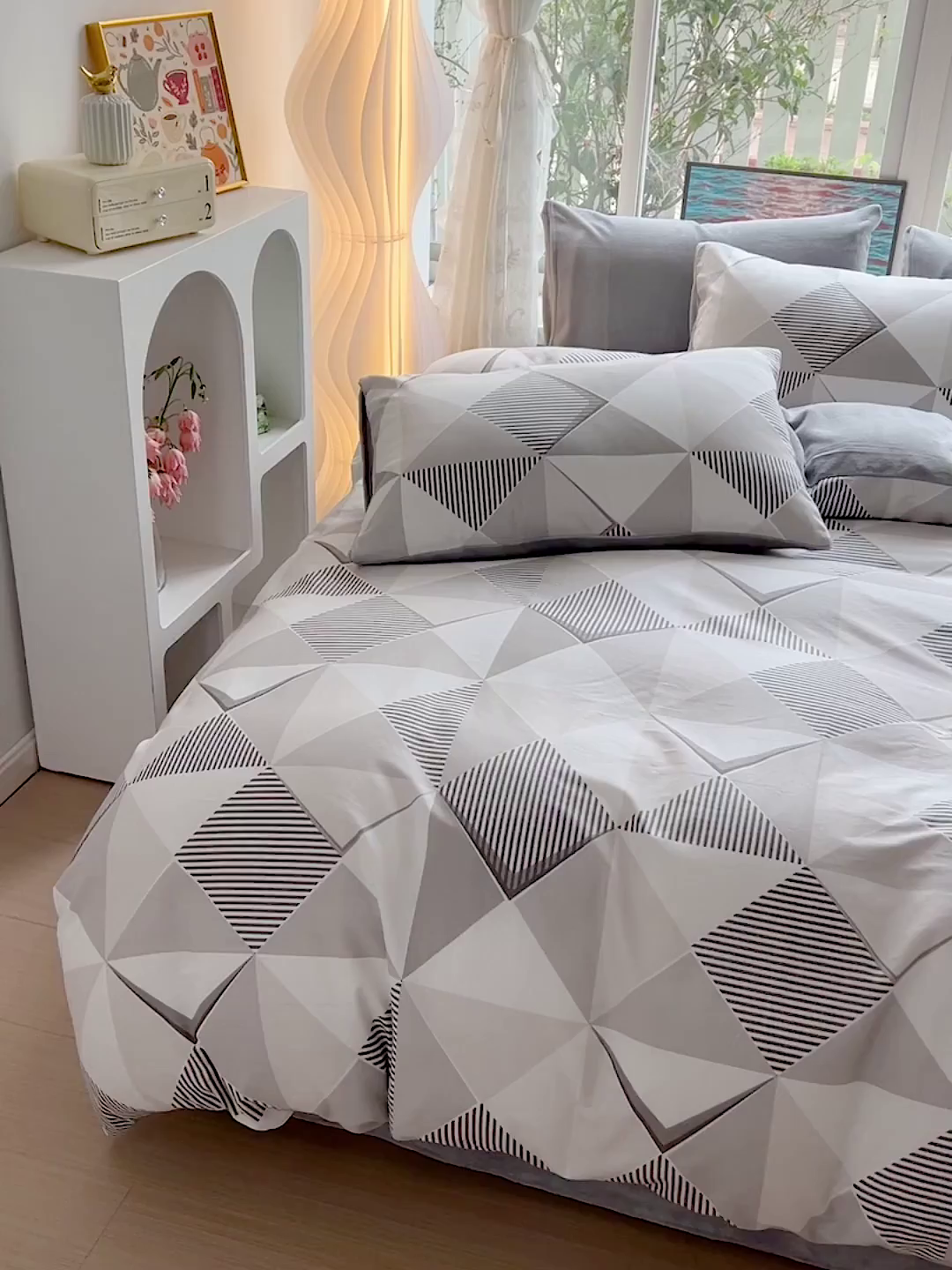 91家纺网 家纺一手货源 找家纺 捌月 2025新款棉加绒A版13372全棉B版高克重牛奶绒四件套直播新品 菱格