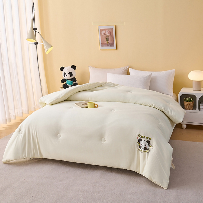 91家纺网 家纺一手货源 找家纺 被多多被业 2025新款A类亲肤水洗棉羽丝棉被-熊猫系列 熊猫-奶昔白