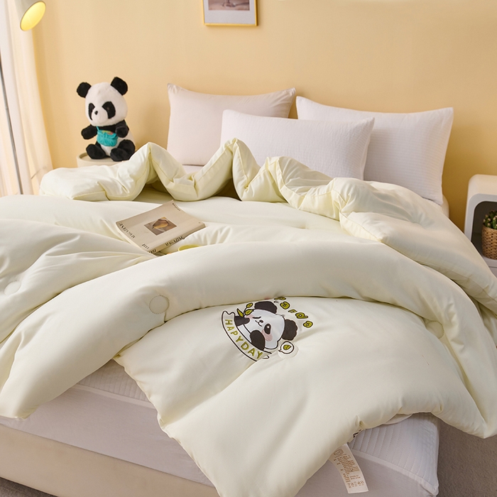91家纺网 家纺一手货源 找家纺 被多多被业 2025新款A类亲肤水洗棉羽丝棉被-熊猫系列 熊猫-奶昔白