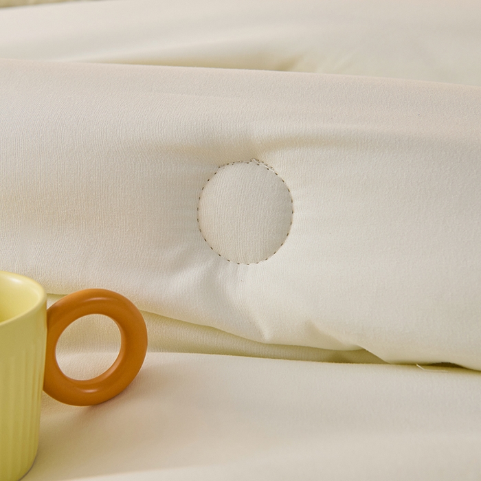 91家纺网 家纺一手货源 找家纺 被多多被业 2025新款A类亲肤水洗棉羽丝棉被-熊猫系列 熊猫-奶昔白