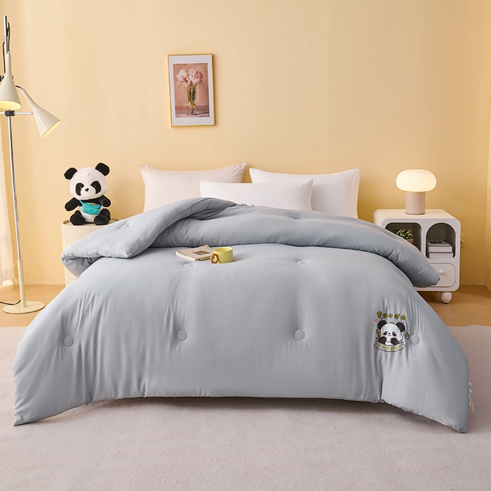 91家纺网 家纺一手货源 找家纺 被多多被业 2025新款A类亲肤水洗棉羽丝棉被-熊猫系列 熊猫-绅士灰