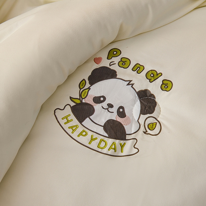 91家纺网 家纺一手货源 找家纺 被多多被业 2025新款A类亲肤水洗棉羽丝棉被-熊猫系列 熊猫-奶昔白拼胭脂玉