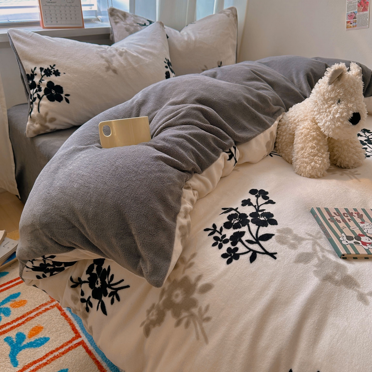 91家纺网 家纺一手货源 找家纺 小叮当家纺仓储工厂店 买家秀 爆款花型2025新款200克牛奶绒小清新卡通复古风单被套 被套单件 莫西里