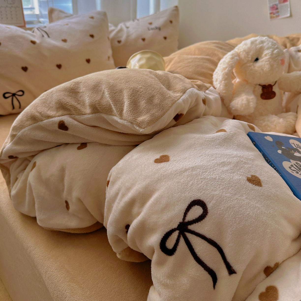 小叮当家纺仓储工厂店 买家秀 爆款花型2025新款200克牛奶绒小清新卡通复古风单被套 被套单件 爱心蝴蝶结