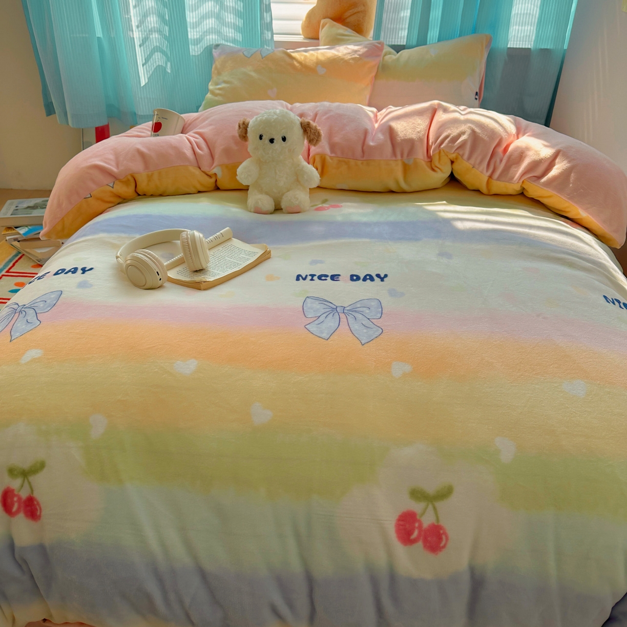 91家纺网 家纺一手货源 找家纺 小叮当家纺仓储工厂店 买家秀 爆款花型2025新款200克牛奶绒小清新卡通复古风单被套 被套单件 彩虹草莓