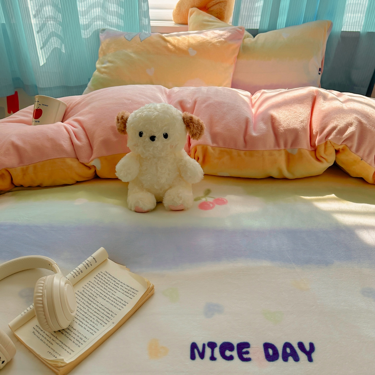 91家纺网 家纺一手货源 找家纺 小叮当家纺仓储工厂店 买家秀 爆款花型2025新款200克牛奶绒小清新卡通复古风单被套 被套单件 彩虹草莓