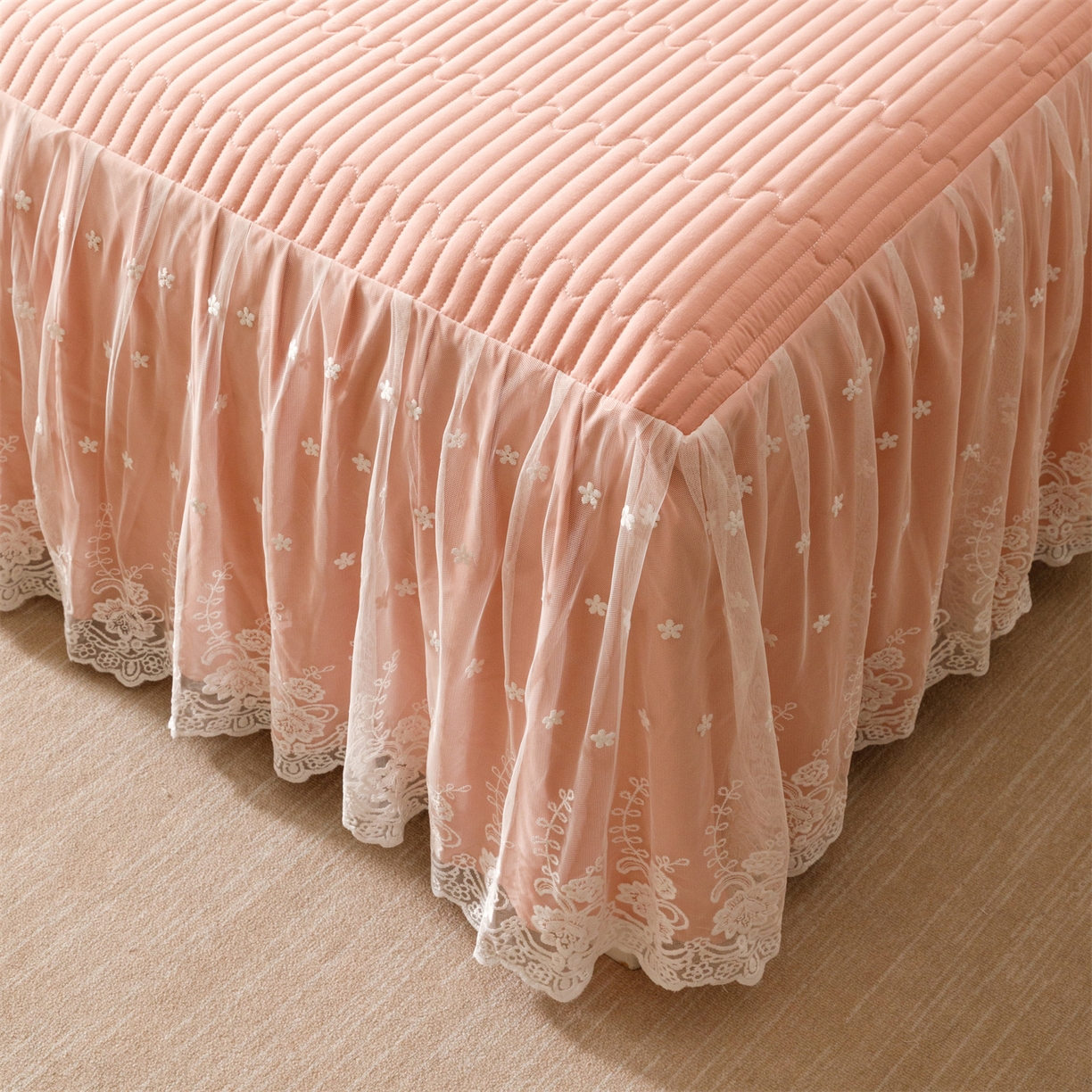 91家纺网 家纺一手货源 找家纺 （总）好儿喜家纺 2025新款A类水洗棉床裙三件套-梦园系列