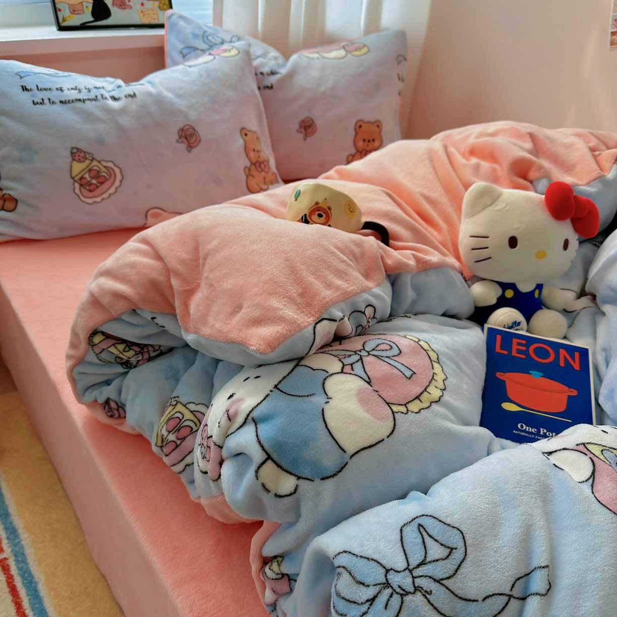 小叮当家纺仓储工厂店 买家秀 爆款花型2025新款200克牛奶绒小清新卡通复古风单被套 被套单件 蝴蝶结kt