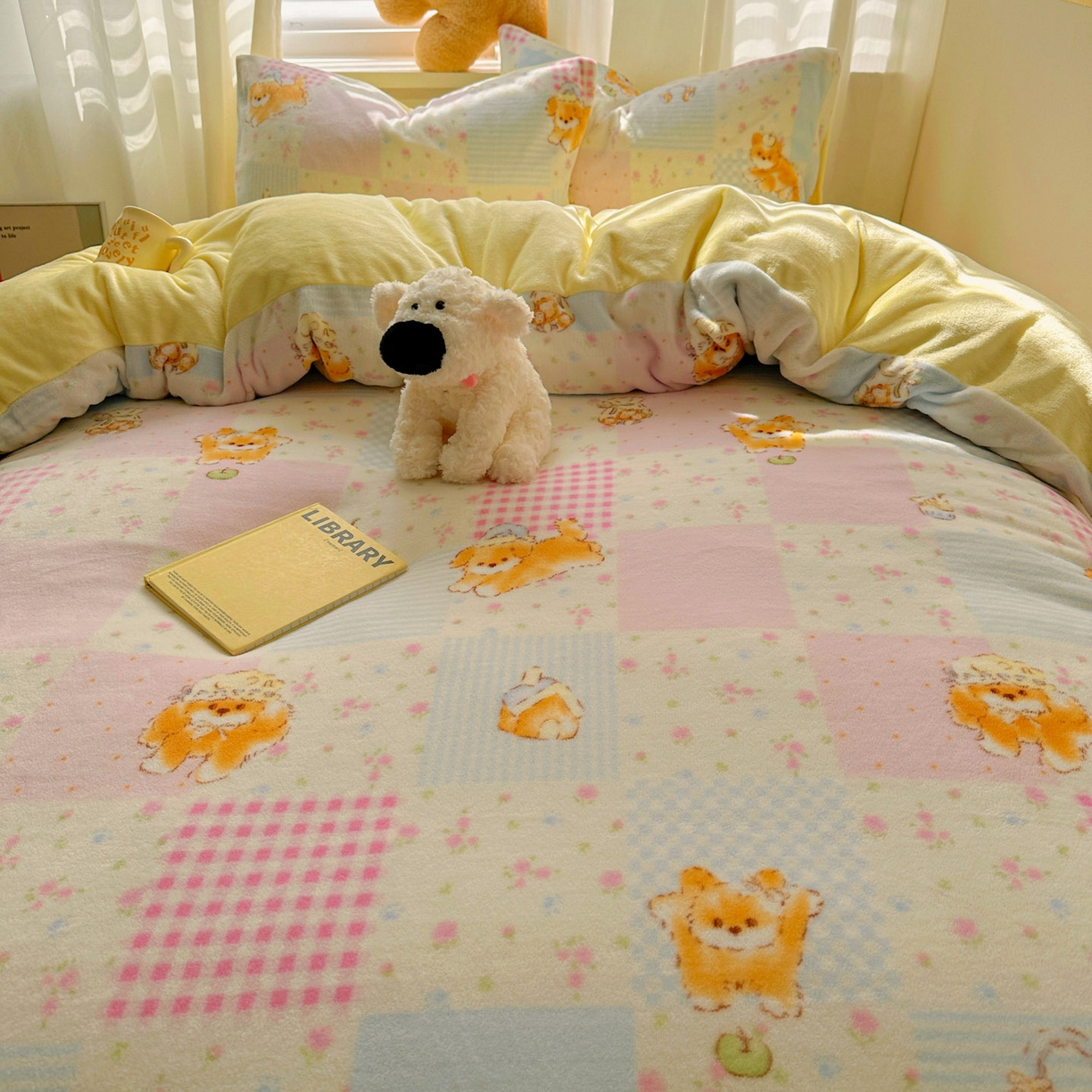 91家纺网 家纺一手货源 找家纺 小叮当家纺仓储工厂店 买家秀 爆款花型2025新款200克牛奶绒小清新卡通复古风单被套 被套单件 花丛奶猫