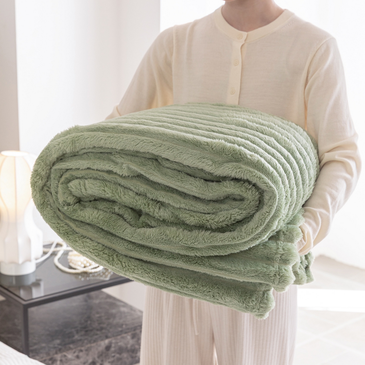 91家纺网 家纺一手货源 找家纺 楠沐家纺 2025新款高克重大抽条毛毯仿兔毛绒法兰绒毯跨境外贸多功能毯 兔毛绒-暗茶绿