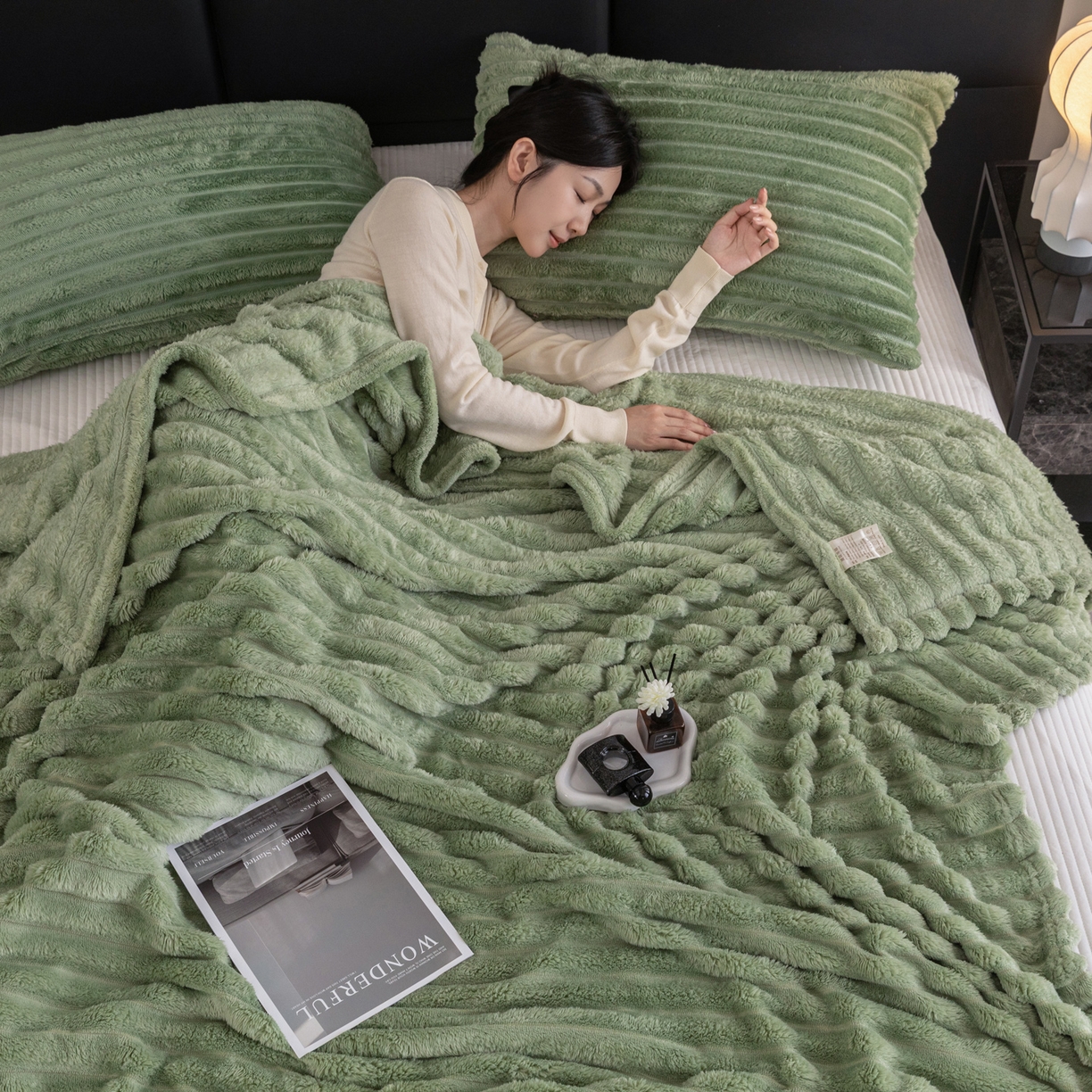 91家纺网 家纺一手货源 找家纺 楠沐家纺 2025新款高克重大抽条毛毯仿兔毛绒法兰绒毯跨境外贸多功能毯 兔毛绒-暗茶绿