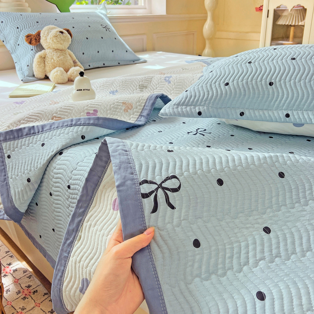 91家纺网 家纺一手货源 找家纺 梦精灵2025新款40支13372印花全棉床盖软凉席夏被纯棉床单枕套四季通用 波点蝴蝶结