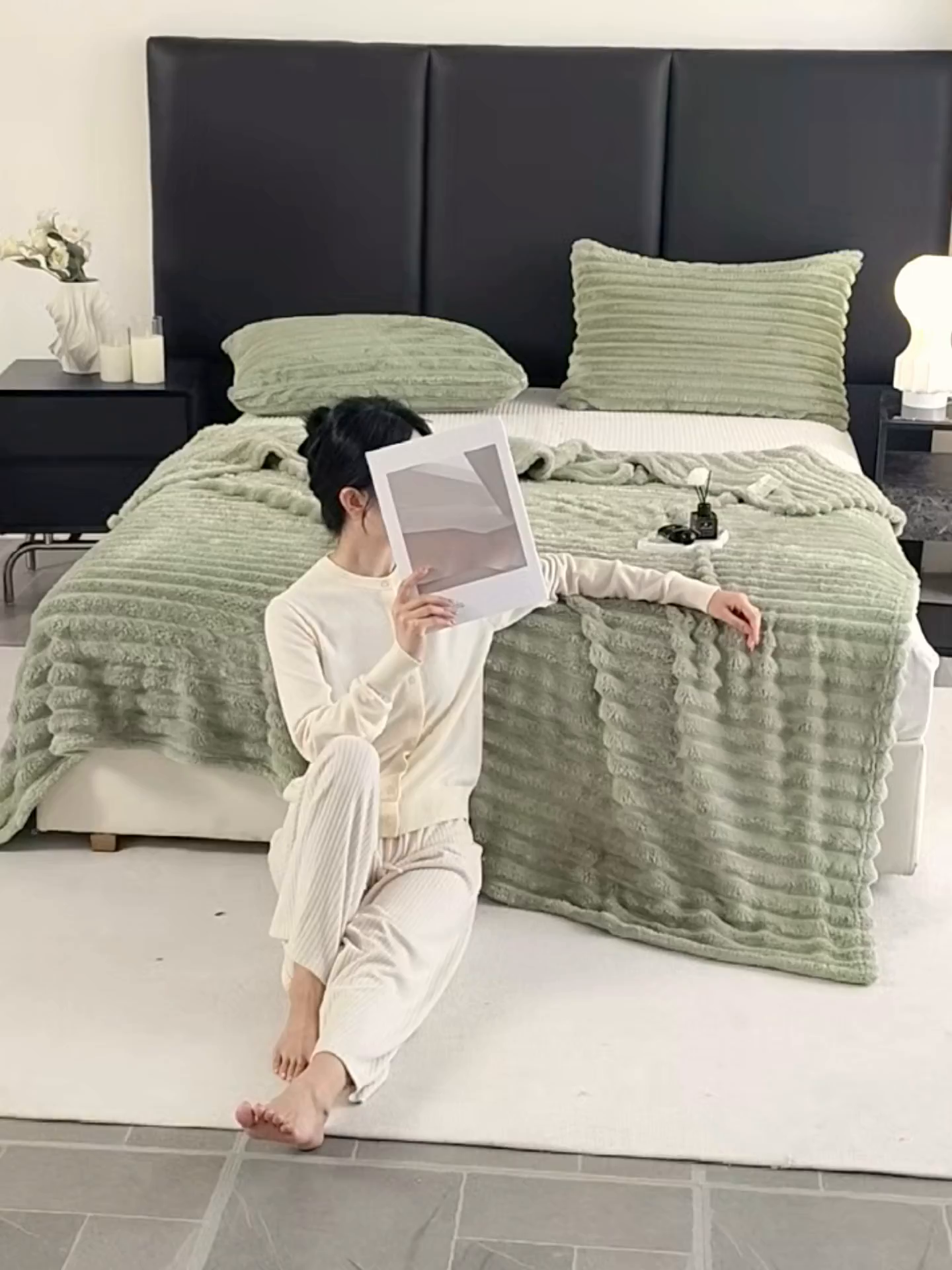 91家纺网 家纺一手货源 找家纺 楠沐家纺 2025新款高克重大抽条毛毯仿兔毛绒法兰绒毯跨境外贸多功能毯 兔毛绒-暗茶绿