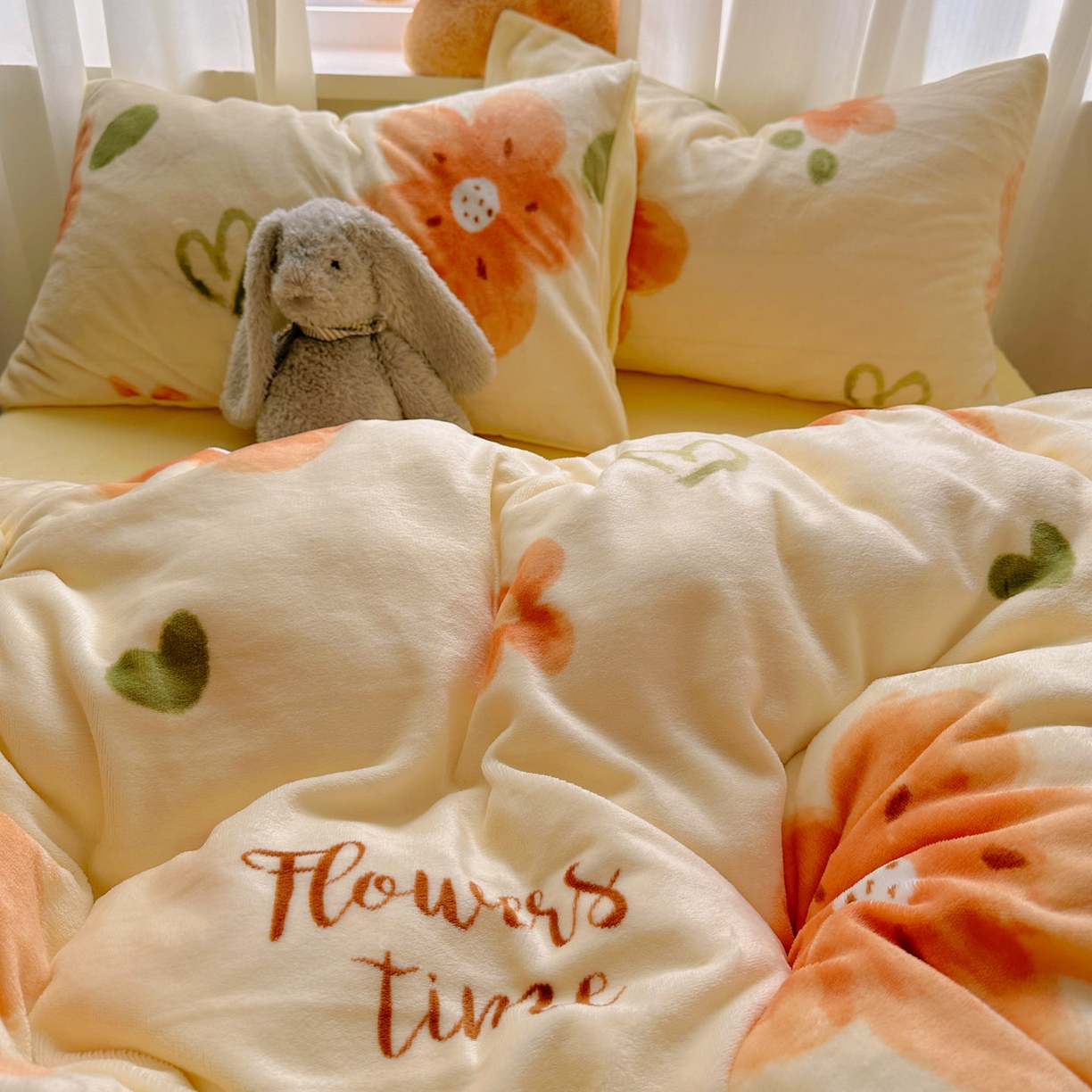 91家纺网 家纺一手货源 找家纺 小叮当家纺仓储工厂店 买家秀 爆款花型2025新款200克牛奶绒小清新卡通复古风单被套 被套单件 花园时光