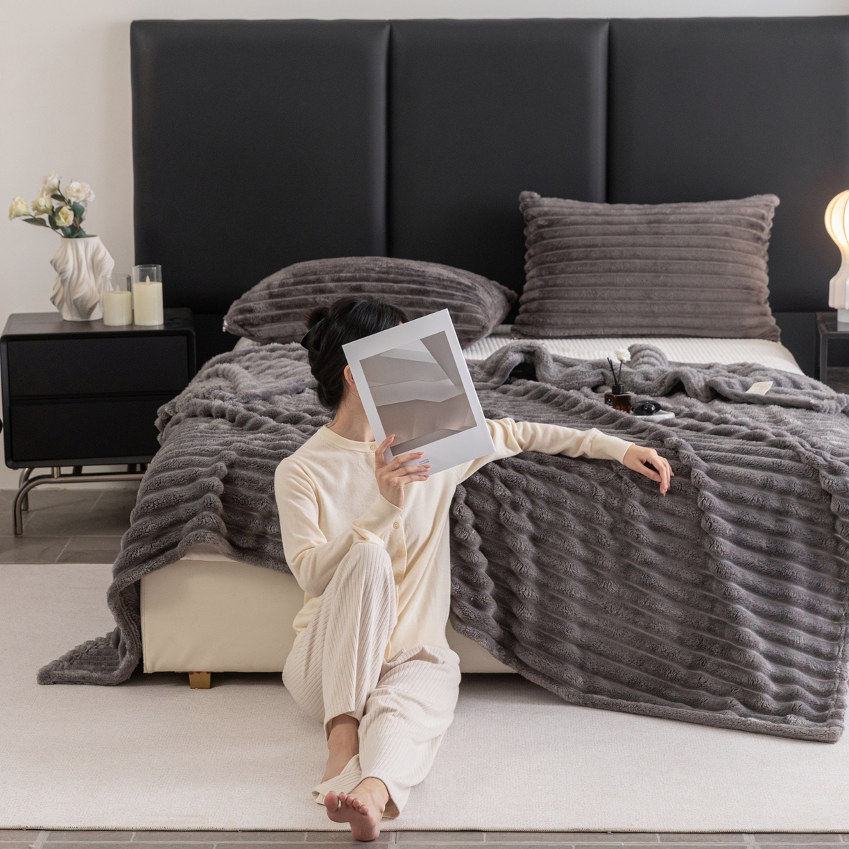 91家纺网 家纺一手货源 找家纺 楠沐家纺 2025新款高克重大抽条毛毯仿兔毛绒法兰绒毯跨境外贸多功能毯 兔毛绒-高级灰