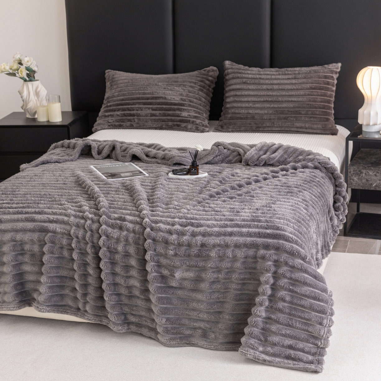 91家纺网 家纺一手货源 找家纺 楠沐家纺 2025新款高克重大抽条毛毯仿兔毛绒法兰绒毯跨境外贸多功能毯 兔毛绒-高级灰