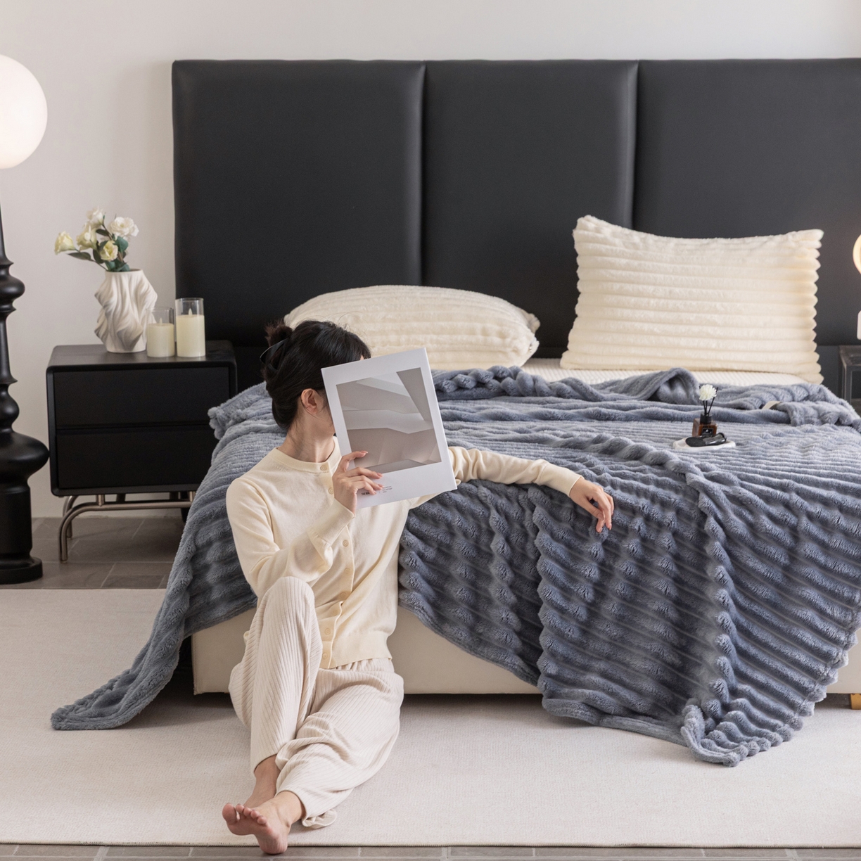 91家纺网 家纺一手货源 找家纺 楠沐家纺 2025新款高克重大抽条毛毯仿兔毛绒法兰绒毯跨境外贸多功能毯 兔毛绒-灰亚蓝