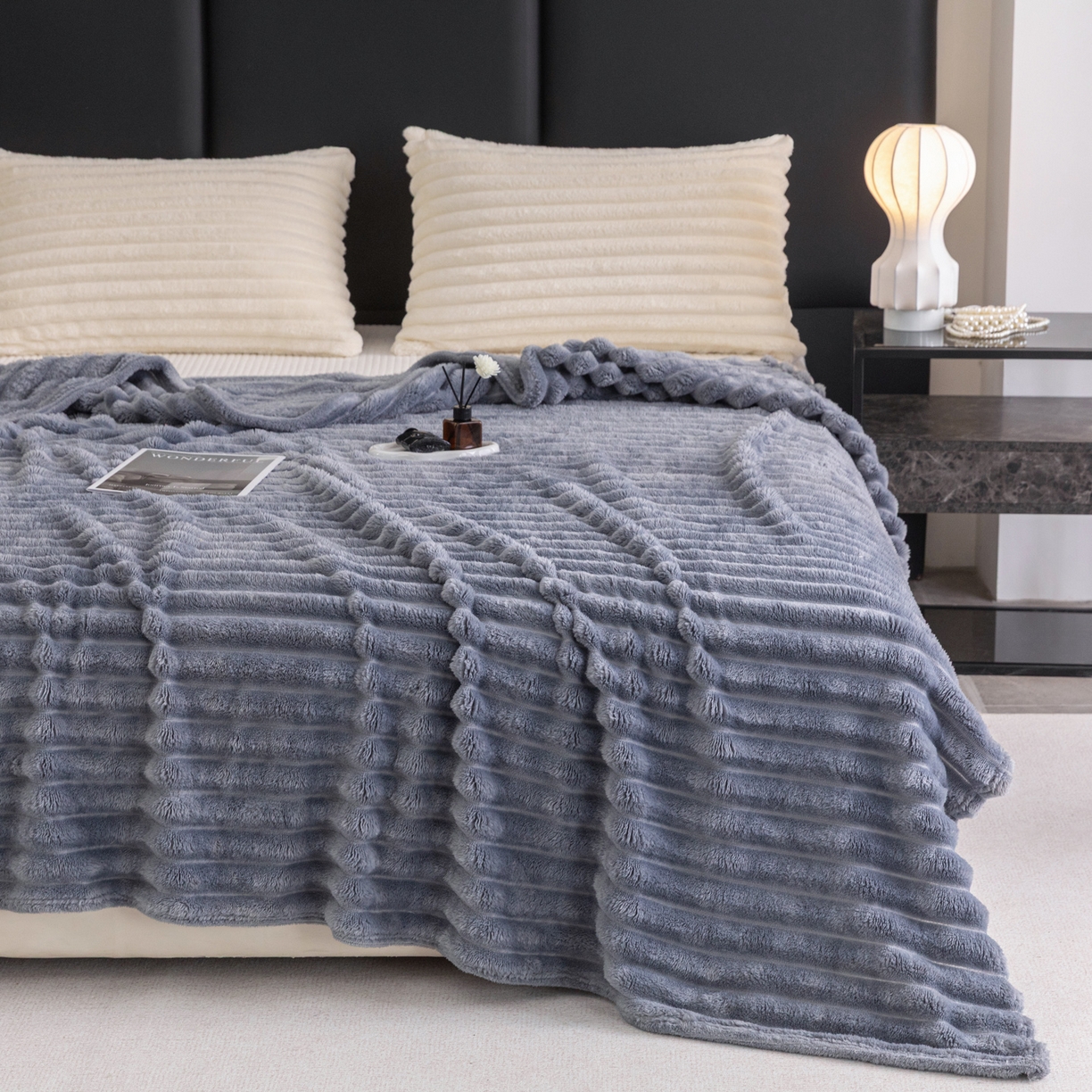 91家纺网 家纺一手货源 找家纺 楠沐家纺 2025新款高克重大抽条毛毯仿兔毛绒法兰绒毯跨境外贸多功能毯 兔毛绒-灰亚蓝