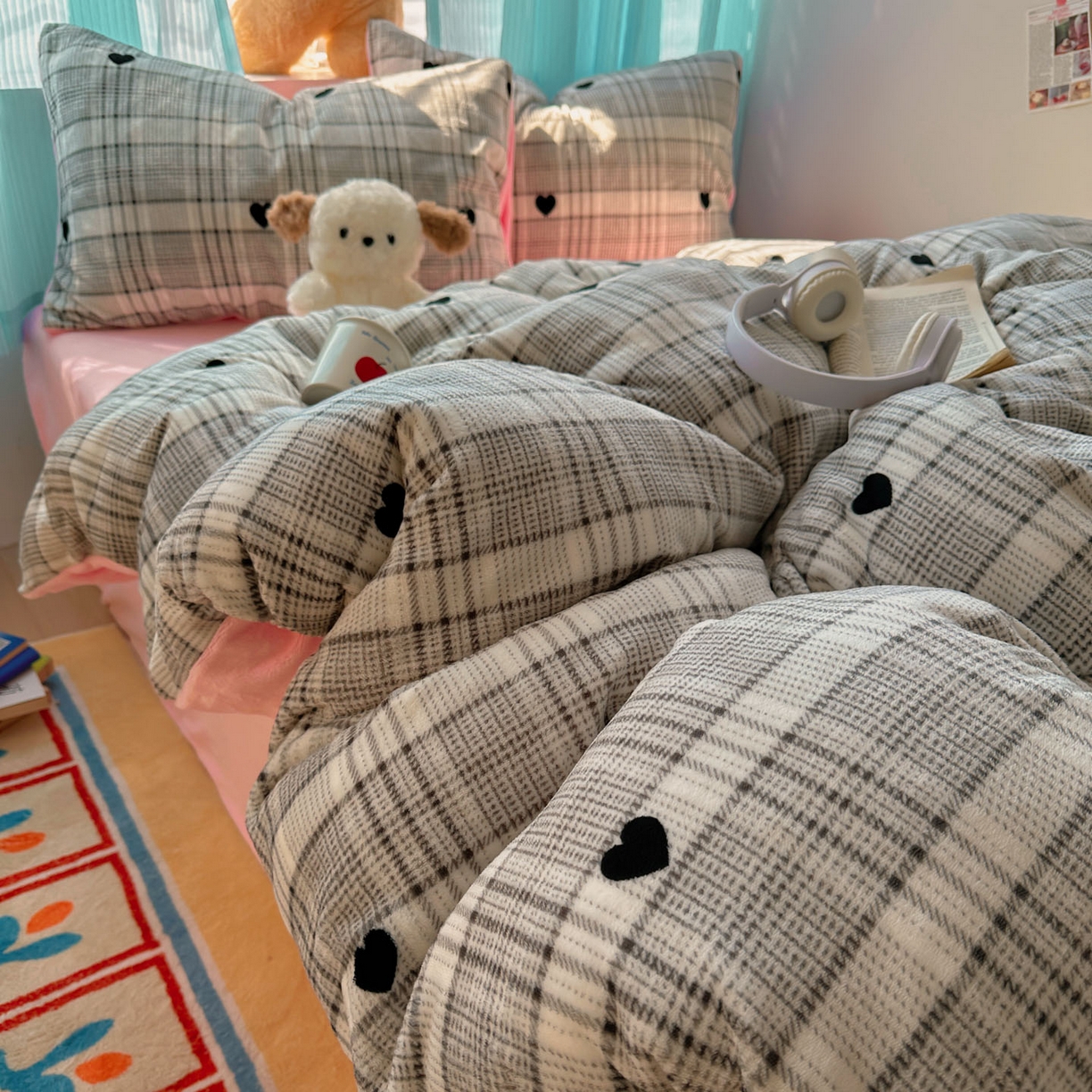 91家纺网 家纺一手货源 找家纺 小叮当家纺仓储工厂店 买家秀 爆款花型2025新款200克牛奶绒小清新卡通复古风单被套 被套单件 罗马假日