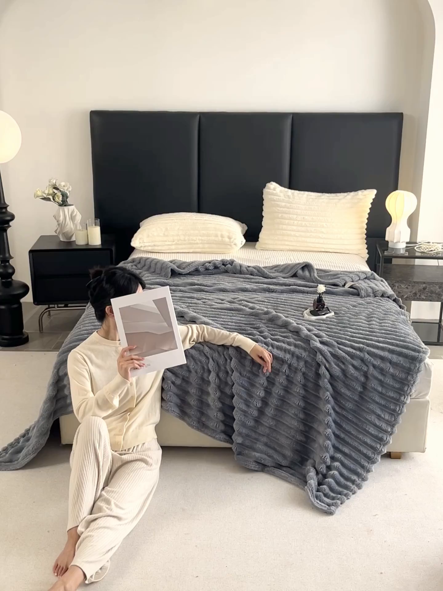 91家纺网 家纺一手货源 找家纺 楠沐家纺 2025新款高克重大抽条毛毯仿兔毛绒法兰绒毯跨境外贸多功能毯 兔毛绒-灰亚蓝