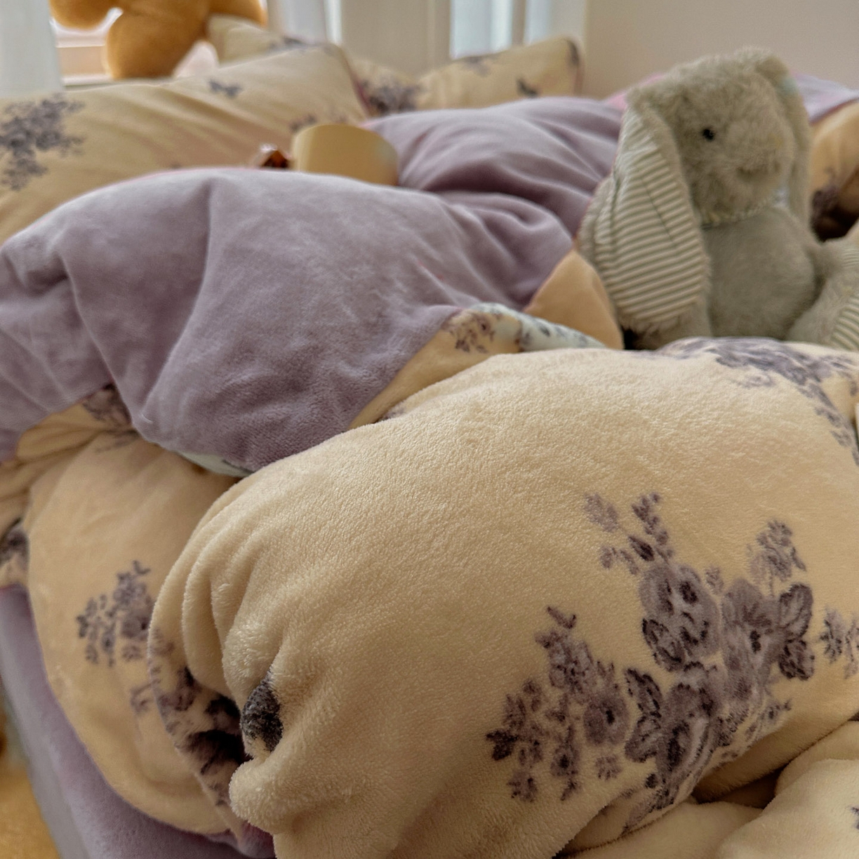 91家纺网 家纺一手货源 找家纺 小叮当家纺仓储工厂店 买家秀 爆款花型2025新款200克牛奶绒小清新卡通复古风单被套 被套单件 墨染