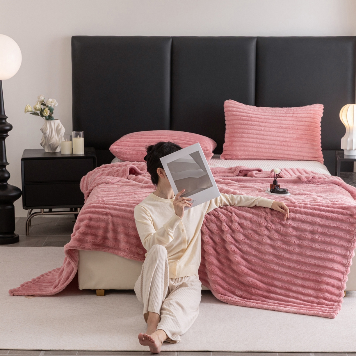 91家纺网 家纺一手货源 找家纺 楠沐家纺 2025新款高克重大抽条毛毯仿兔毛绒法兰绒毯跨境外贸多功能毯 兔毛绒-玫红