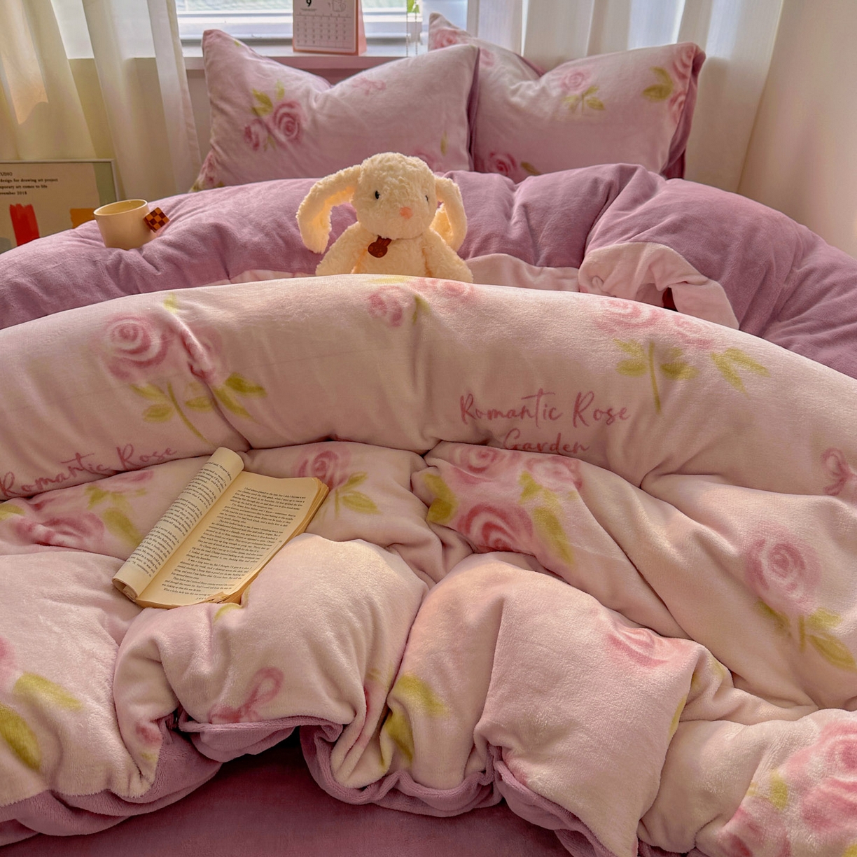 91家纺网 家纺一手货源 找家纺 小叮当家纺仓储工厂店 买家秀 爆款花型2025新款200克牛奶绒小清新卡通复古风单被套 被套单件 千寻花语