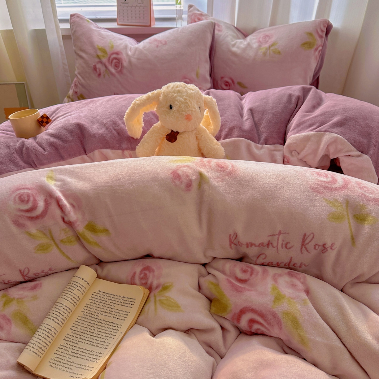 91家纺网 家纺一手货源 找家纺 小叮当家纺仓储工厂店 买家秀 爆款花型2025新款200克牛奶绒小清新卡通复古风单被套 被套单件 千寻花语