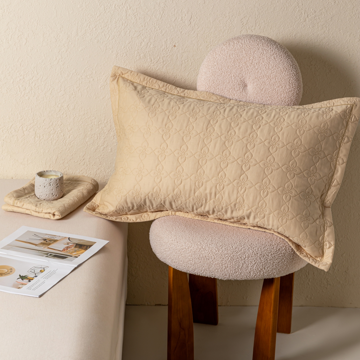 91家纺网 家纺一手货源 找家纺 百寐 2025新款全棉纯色加厚夹棉50*80枕套40*60/48*74纯棉枕芯保护套 花容-奶咖