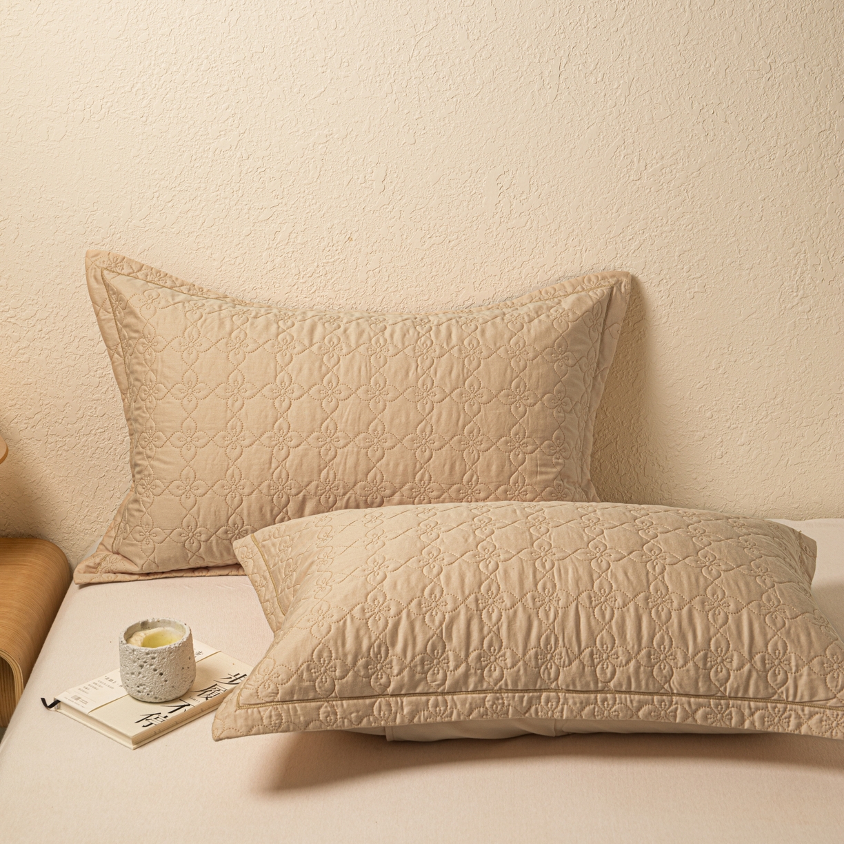 91家纺网 家纺一手货源 找家纺 百寐 2025新款全棉纯色加厚夹棉50*80枕套40*60/48*74纯棉枕芯保护套 花容-奶咖