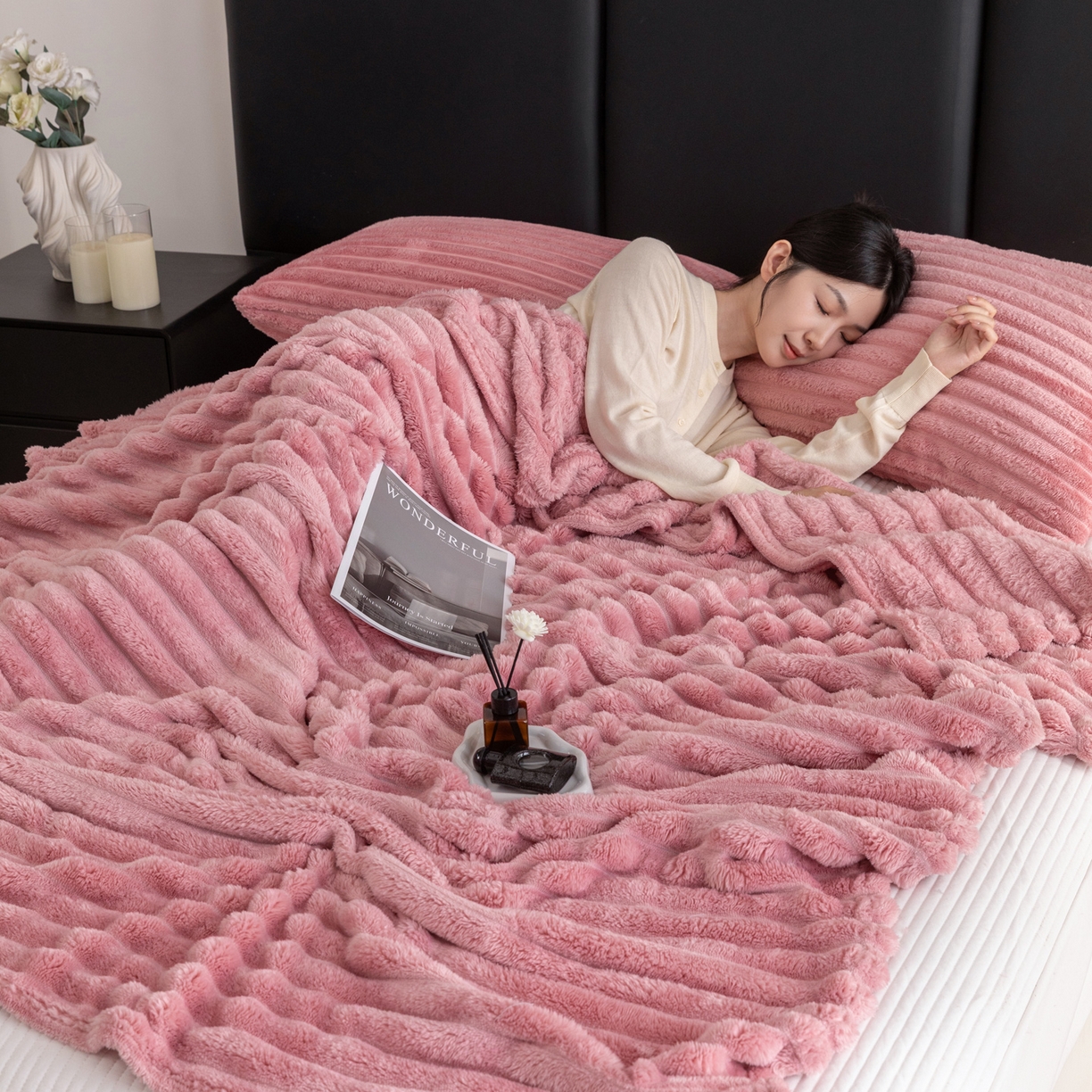 91家纺网 家纺一手货源 找家纺 楠沐家纺 2025新款高克重大抽条毛毯仿兔毛绒法兰绒毯跨境外贸多功能毯 兔毛绒-玫红