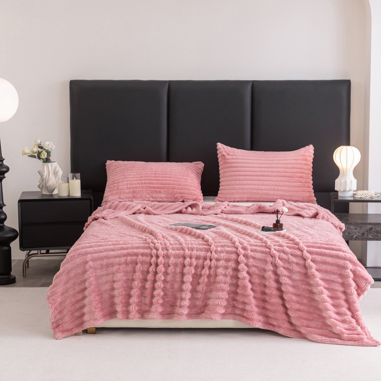 91家纺网 家纺一手货源 找家纺 楠沐家纺 2025新款高克重大抽条毛毯仿兔毛绒法兰绒毯跨境外贸多功能毯 兔毛绒-玫红