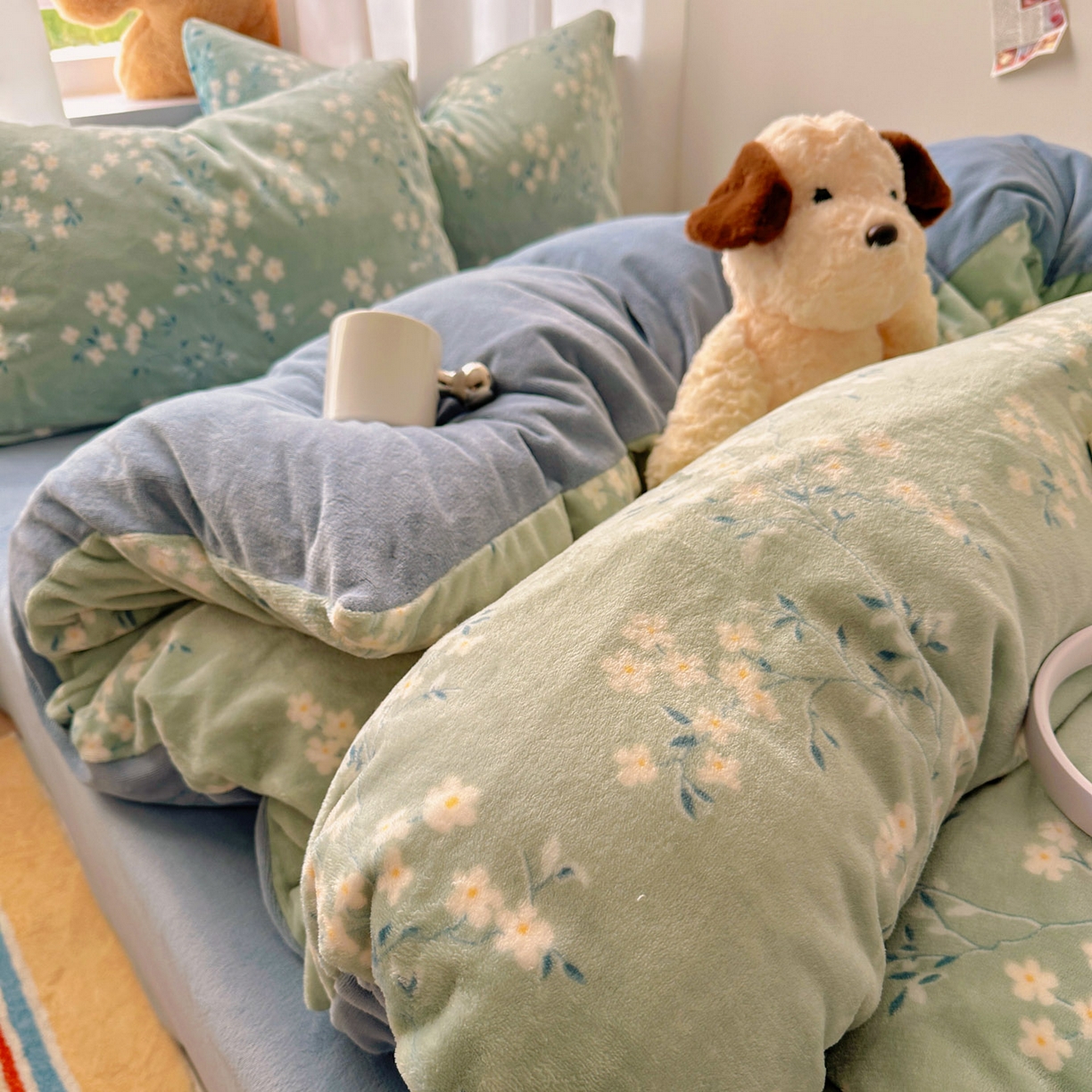 91家纺网 家纺一手货源 找家纺 小叮当家纺仓储工厂店 买家秀 爆款花型2025新款200克牛奶绒小清新卡通复古风单被套 被套单件 若影华梦