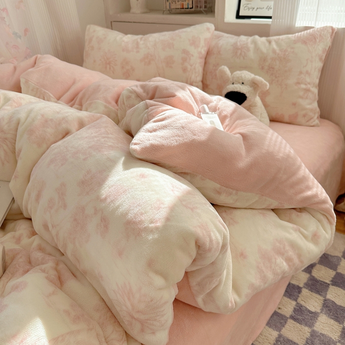 小叮当家纺仓储工厂店 买家秀 爆款花型2025新款200克牛奶绒小清新卡通复古风单被套 被套单件 藤蔓花影