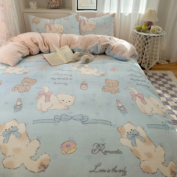 91家纺网 家纺一手货源 找家纺 小叮当家纺仓储工厂店 买家秀 爆款花型2025新款200克牛奶绒小清新卡通复古风单被套 被套单件 小猫奶油