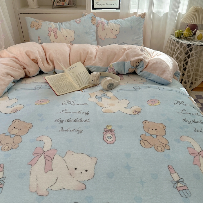 91家纺网 家纺一手货源 找家纺 小叮当家纺仓储工厂店 买家秀 爆款花型2025新款200克牛奶绒小清新卡通复古风单被套 被套单件 小猫奶油