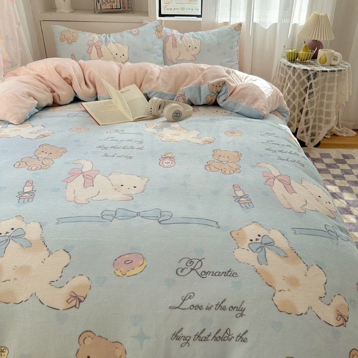 91家纺网 家纺一手货源 找家纺 小叮当家纺仓储工厂店 买家秀 爆款花型2025新款200克牛奶绒小清新卡通复古风单被套 被套单件 小猫奶油