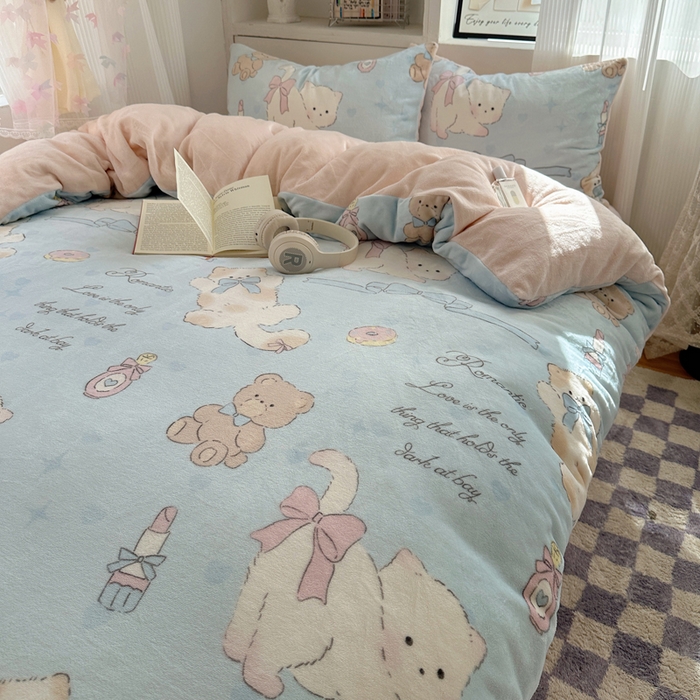 91家纺网 家纺一手货源 找家纺 小叮当家纺仓储工厂店 买家秀 爆款花型2025新款200克牛奶绒小清新卡通复古风单被套 被套单件 小猫奶油