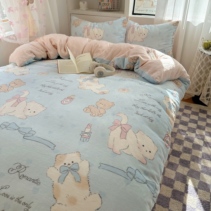 91家纺网 家纺一手货源 找家纺 小叮当家纺仓储工厂店 买家秀 爆款花型2025新款200克牛奶绒小清新卡通复古风单被套 被套单件 小猫奶油