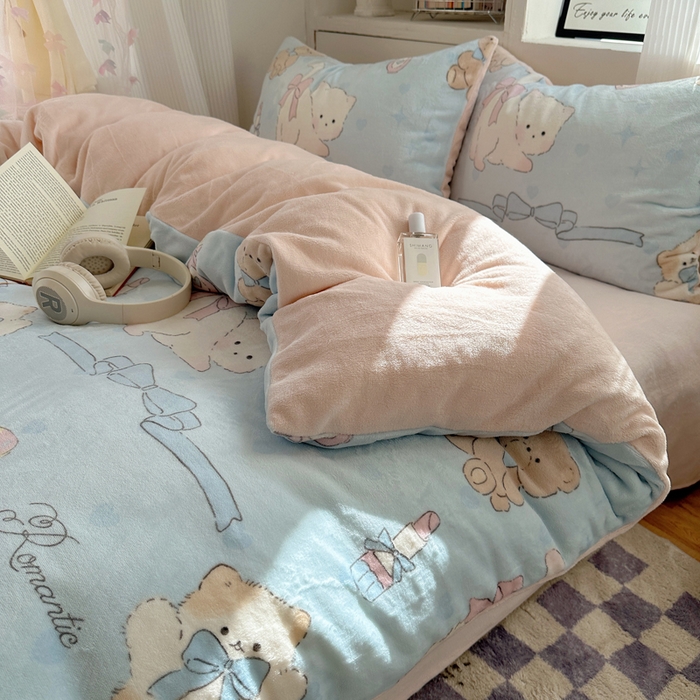 91家纺网 家纺一手货源 找家纺 小叮当家纺仓储工厂店 买家秀 爆款花型2025新款200克牛奶绒小清新卡通复古风单被套 被套单件 小猫奶油