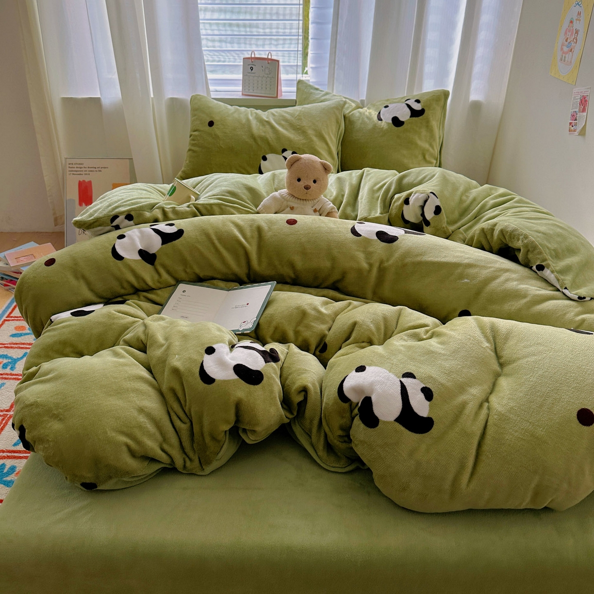 91家纺网 家纺一手货源 找家纺 小叮当家纺仓储工厂店 买家秀 爆款花型2025新款200克牛奶绒小清新卡通复古风单被套 被套单件 熊猫蹲蹲