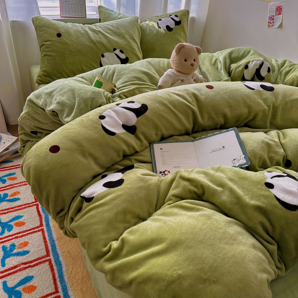 91家纺网 家纺一手货源 找家纺 小叮当家纺仓储工厂店 买家秀 爆款花型2025新款200克牛奶绒小清新卡通复古风单被套 被套单件 熊猫蹲蹲