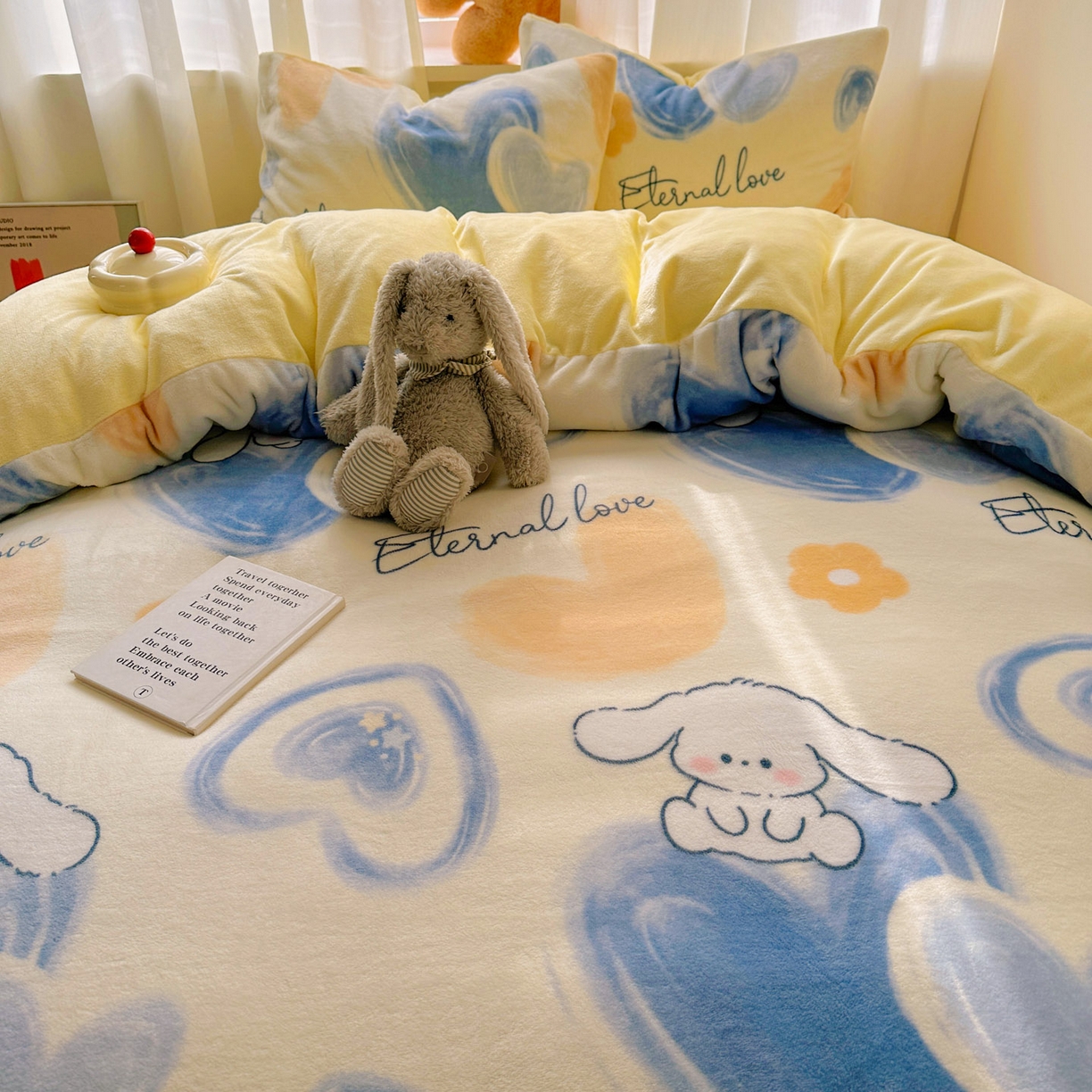 91家纺网 家纺一手货源 找家纺 小叮当家纺仓储工厂店 买家秀 爆款花型2025新款200克牛奶绒小清新卡通复古风单被套 被套单件 长耳朵狗