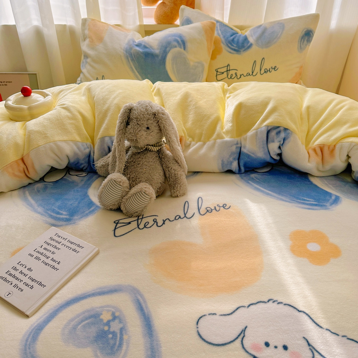 91家纺网 家纺一手货源 找家纺 小叮当家纺仓储工厂店 买家秀 爆款花型2025新款200克牛奶绒小清新卡通复古风单被套 被套单件 长耳朵狗