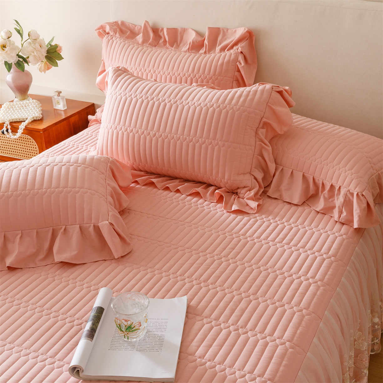 91家纺网 家纺一手货源 找家纺 （总）好儿喜家纺 2025新款A类水洗棉床裙三件套-梦萝系列