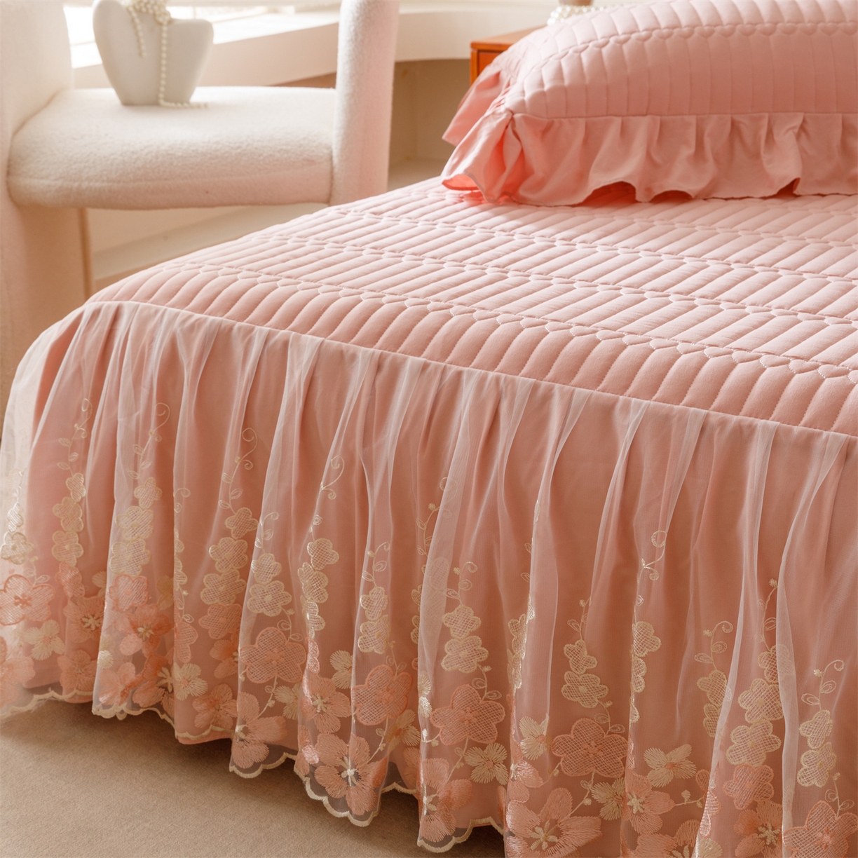 91家纺网 家纺一手货源 找家纺 （总）好儿喜家纺 2025新款A类水洗棉床裙三件套-梦萝系列