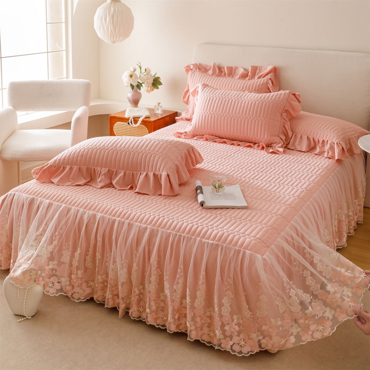 91家纺网 家纺一手货源 找家纺 （总）好儿喜家纺 2025新款A类水洗棉床裙三件套-梦萝系列